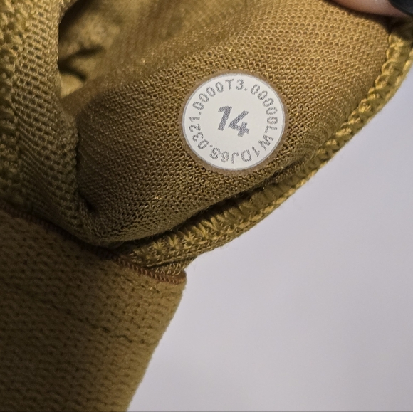 Lululemon Nulu Twist-Back Yoga Tank Top *Light Support, C/D Cups - Picture 7 of 7